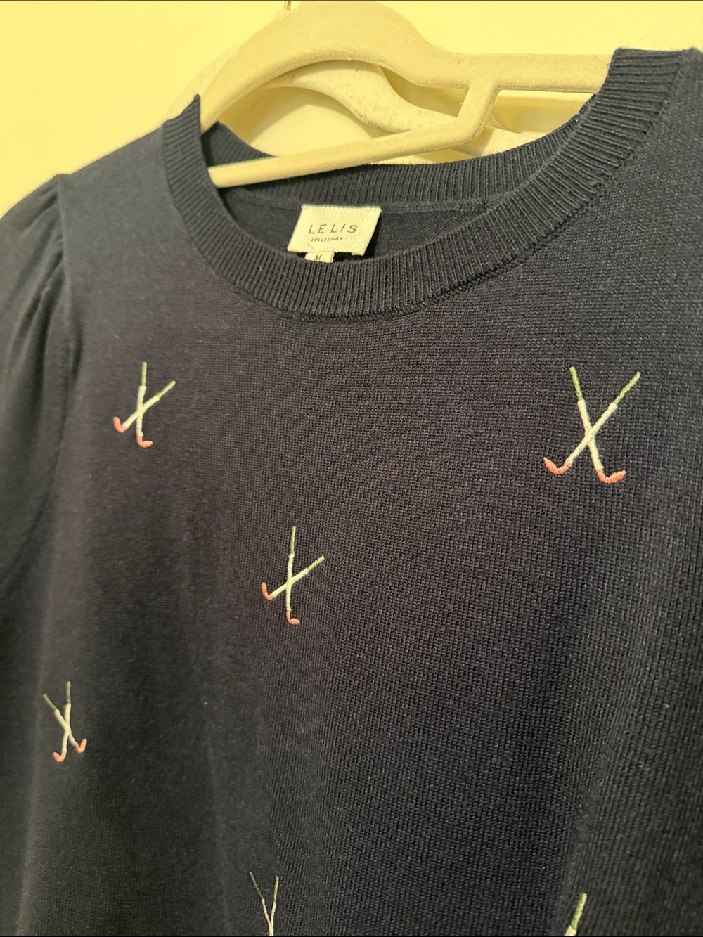 Le Lis Navy Short-Sleeve Golf Embroidered Crewneck Sweater - Picture 2 of 5